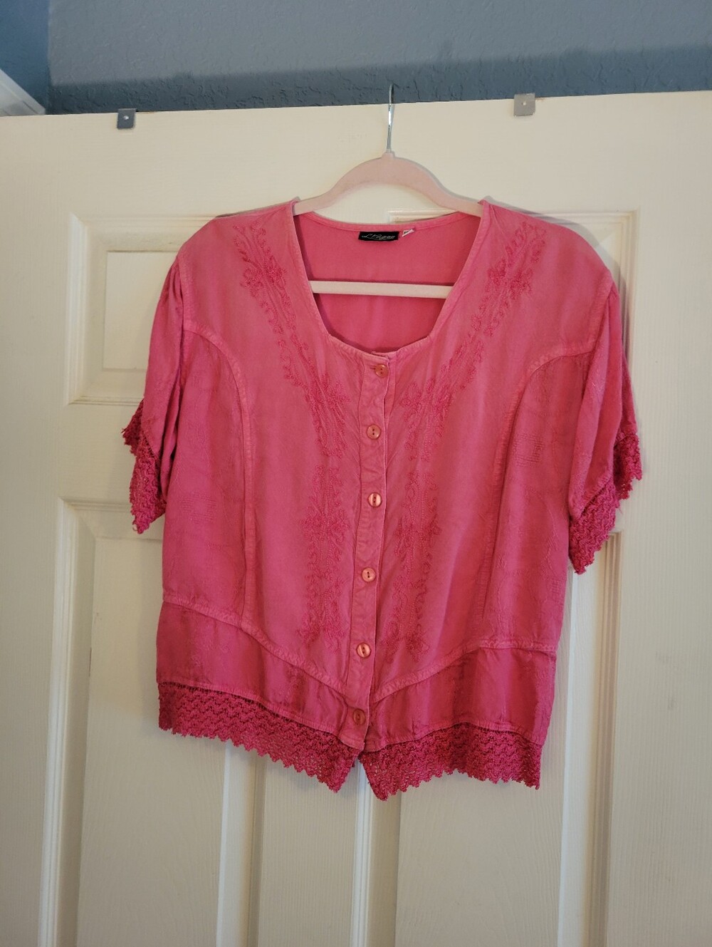 L'Pogee Women's Fuchsia Pink Button Front Blouse w/ Lace Trim Free Size